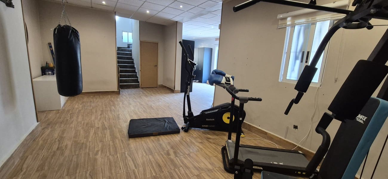 3 soveværelse Villa til salg i Villamartin med swimmingpool garage - € 425.000 (Ref: 10023052)