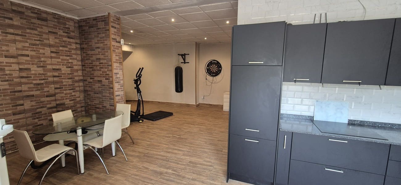3 soveværelse Villa til salg i Villamartin med swimmingpool garage - € 425.000 (Ref: 10023052)