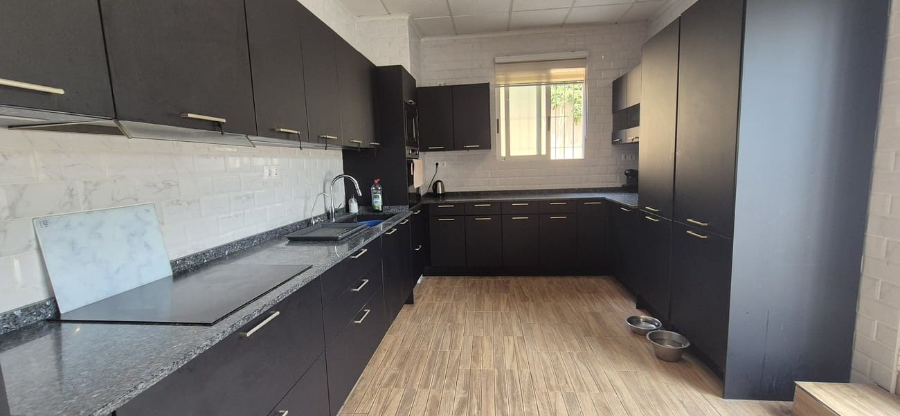 3 soveværelse Villa til salg i Villamartin med swimmingpool garage - € 425.000 (Ref: 10023052)