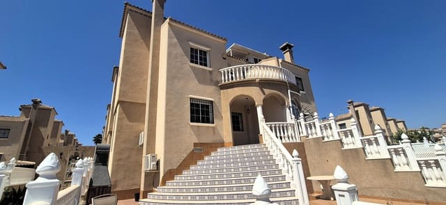 Pareado de 3 habitaciones en Villamartin, Orihuela en venta con piscina - 210.000 € (Ref: 10023054)