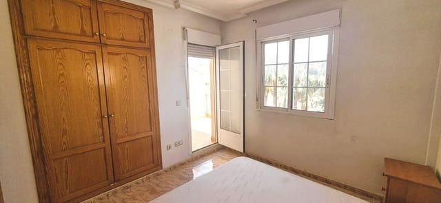 Pareado de 3 habitaciones en Villamartin, Orihuela en venta con piscina - 210.000 € (Ref: 10023054)
