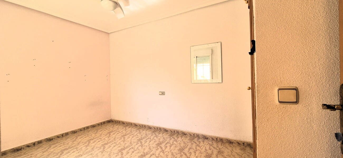 3 camera da letto Villetta Bifamiliare in vendita in Villamartin con piscina - 210.000 € (Rif: 10023054)
