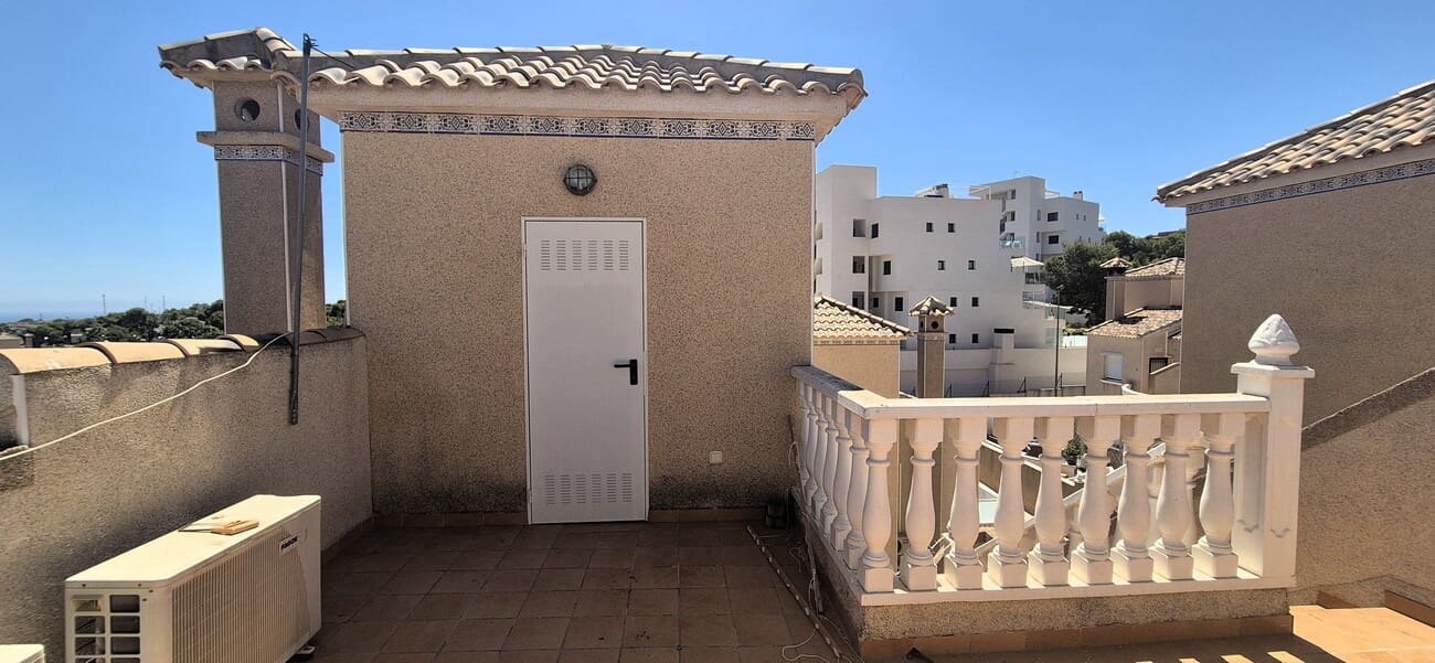 3 camera da letto Villetta Bifamiliare in vendita in Villamartin con piscina - 210.000 € (Rif: 10023054)