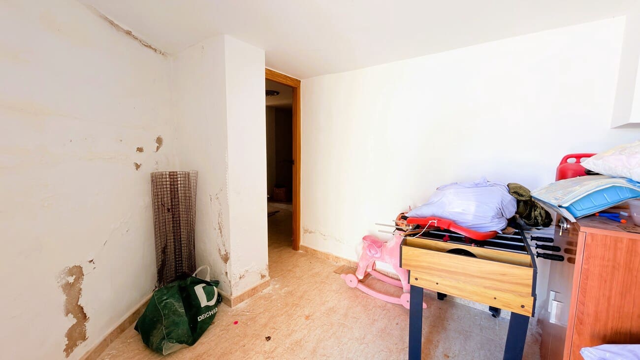 3 bedroom Semi-detached Villa for sale in Villamartin with pool - € 200,000 (Ref: 10023054)
