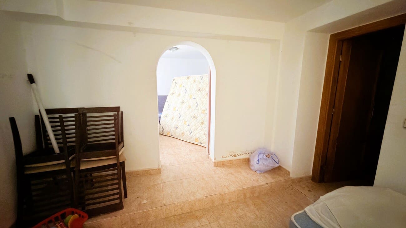 3 bedroom Semi-detached Villa for sale in Villamartin with pool - € 200,000 (Ref: 10023054)