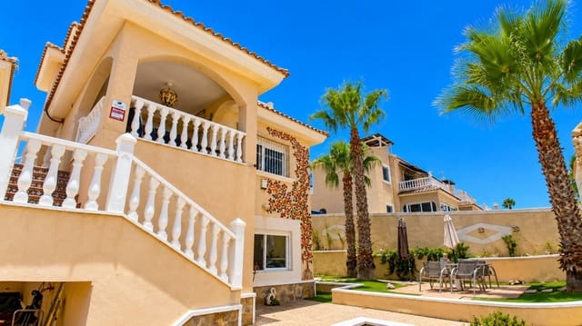 5 soveværelse Villa til salg i Villamartin, Orihuela med swimmingpool garage - € 425.000 (Ref: 10023055)