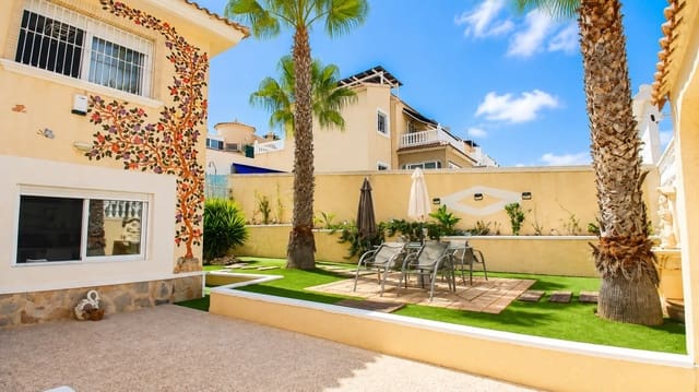 5 soveværelse Villa til salg i Villamartin, Orihuela med swimmingpool garage - € 425.000 (Ref: 10023055)