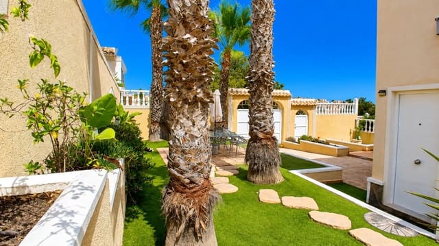 5 soveværelse Villa til salg i Villamartin, Orihuela med swimmingpool garage - € 425.000 (Ref: 10023055)