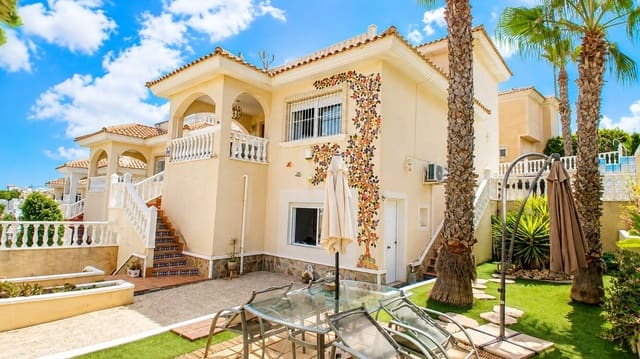 5 soveværelse Villa til salg i Villamartin, Orihuela med swimmingpool garage - € 425.000 (Ref: 10023055)
