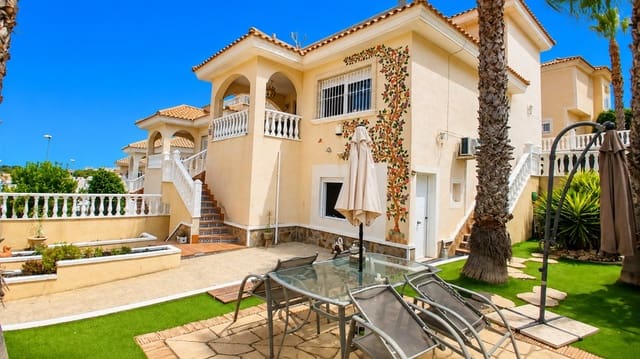 5 soveværelse Villa til salg i Villamartin, Orihuela med swimmingpool garage - € 425.000 (Ref: 10023055)