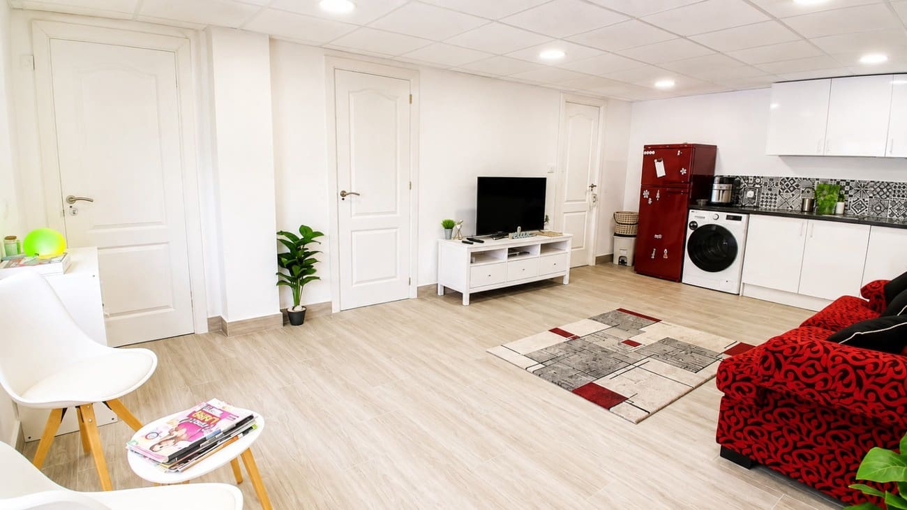 5 soveværelse Villa til salg i Villamartin med swimmingpool garage - € 425.000 (Ref: 10023055)