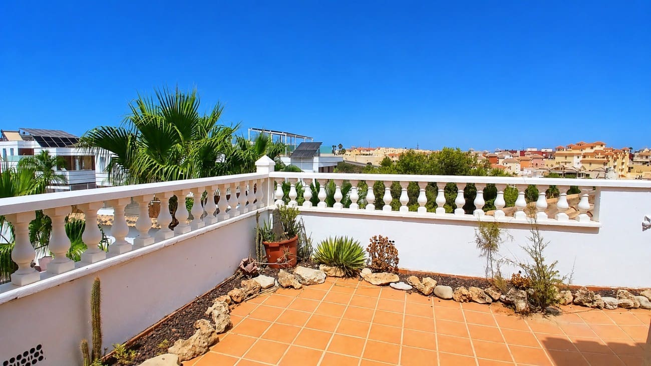 5 soveværelse Villa til salg i Villamartin med swimmingpool garage - € 425.000 (Ref: 10023055)