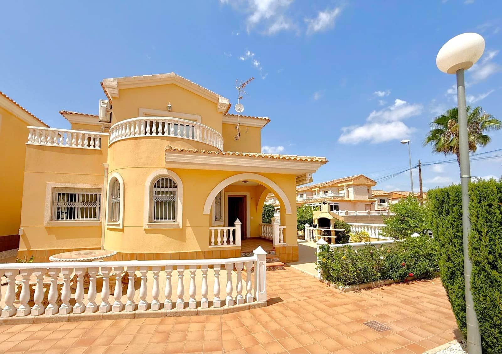 3 bedroom Villa for sale in Orihuela Costa with pool - € 339,000 (Ref: 10023061)