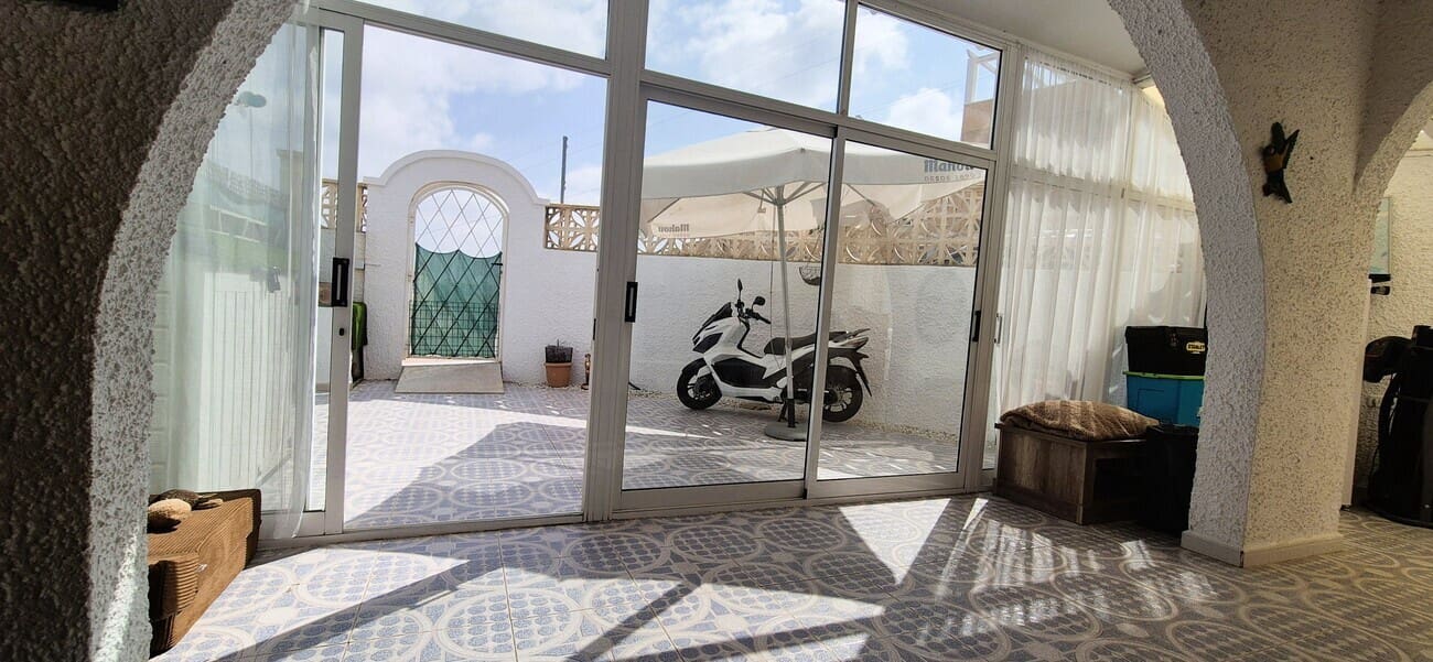 2 soverom Bungalow til salgs i Blue Lagoon med garasje - € 209 950 (Ref: 10024823)