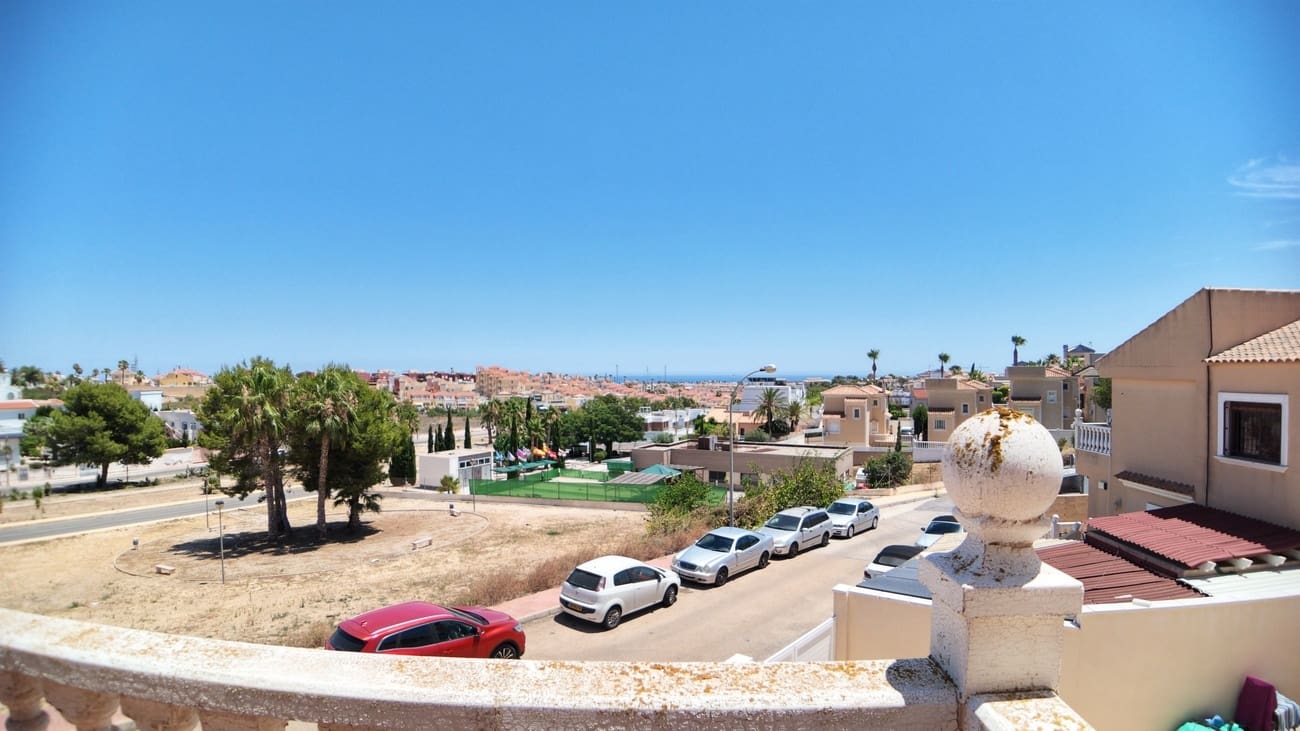 3 soverom Villa til salgs i Orihuela Costa med svømmebasseng - € 218 000 (Ref: 10024824)