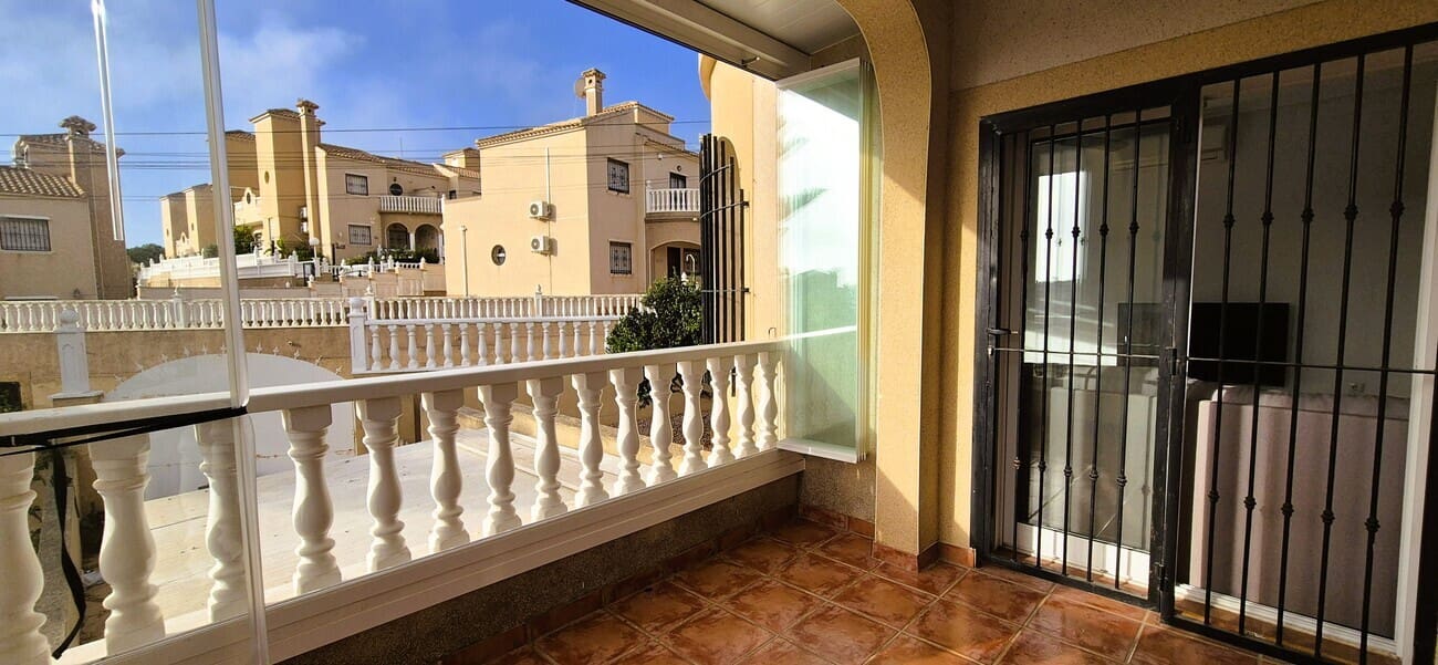 3 slaapkamer Villa te koop in Orihuela Costa met zwembad garage - € 425.000 (Ref: 10024826)