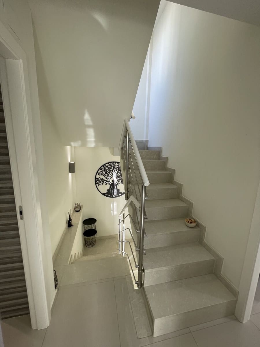 2 chambre Villa/Maison Semi-Mitoyenne à vendre à Villamartin avec piscine garage - 284 000 € (Ref: 10024828)