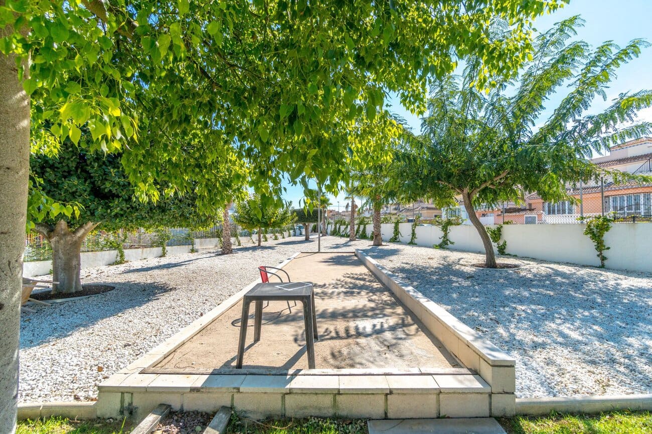 2 chambre Villa/Maison Semi-Mitoyenne à vendre à Villamartin avec piscine garage - 284 000 € (Ref: 10024828)