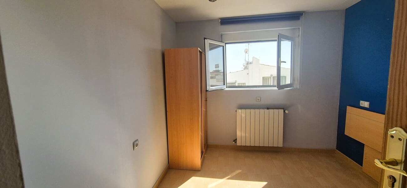 6 slaapkamer Halfvrijstaande villa te koop in Los Altos met zwembad garage - € 279.900 (Ref: 10024829)