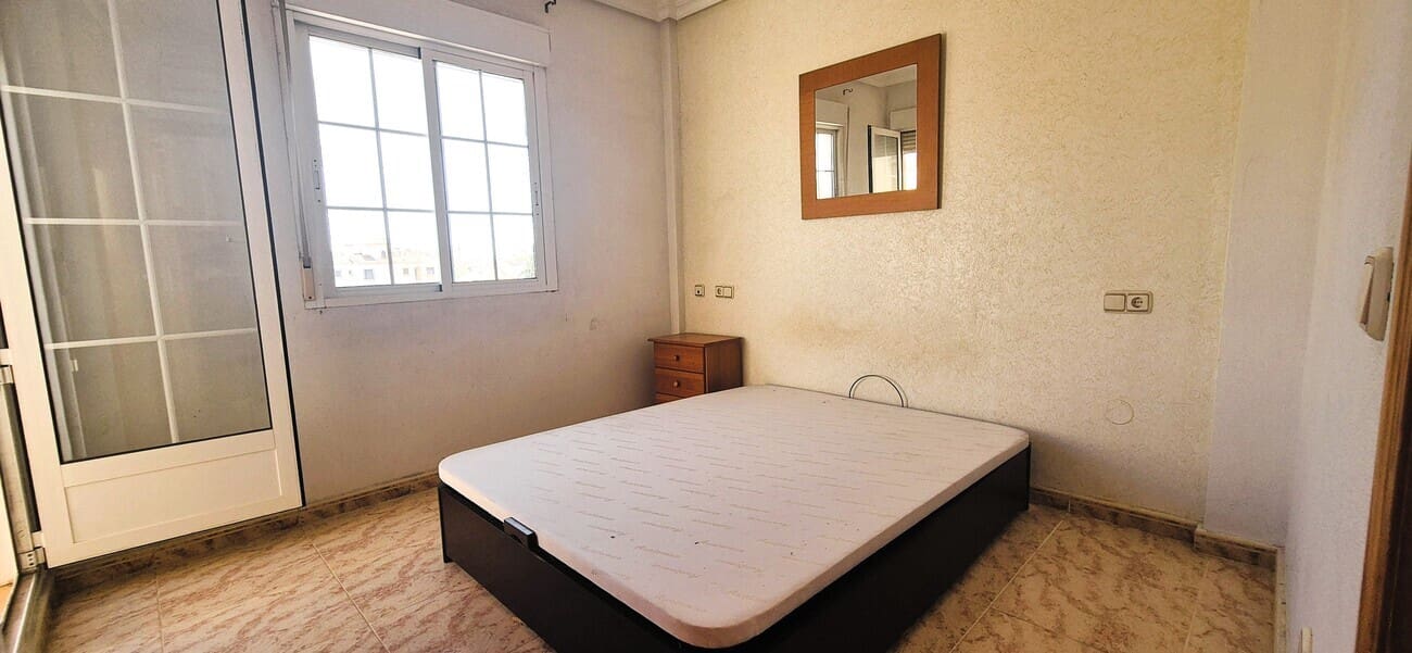 3 slaapkamer Halfvrijstaande villa te koop in Orihuela Costa met zwembad - € 210.000 (Ref: 10024831)