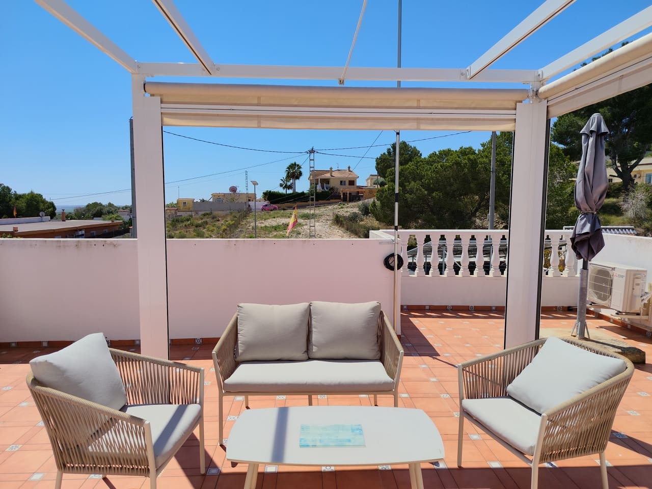 3 sypialnia Willa na sprzedaż w Jacarilla z basenem garażem - 485 000 € (Ref: 10041535)