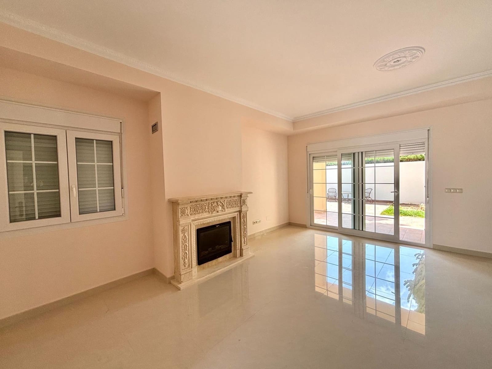 4 bedroom Villa for sale in Cabo Roig with pool - € 910,000 (Ref: 10043380)