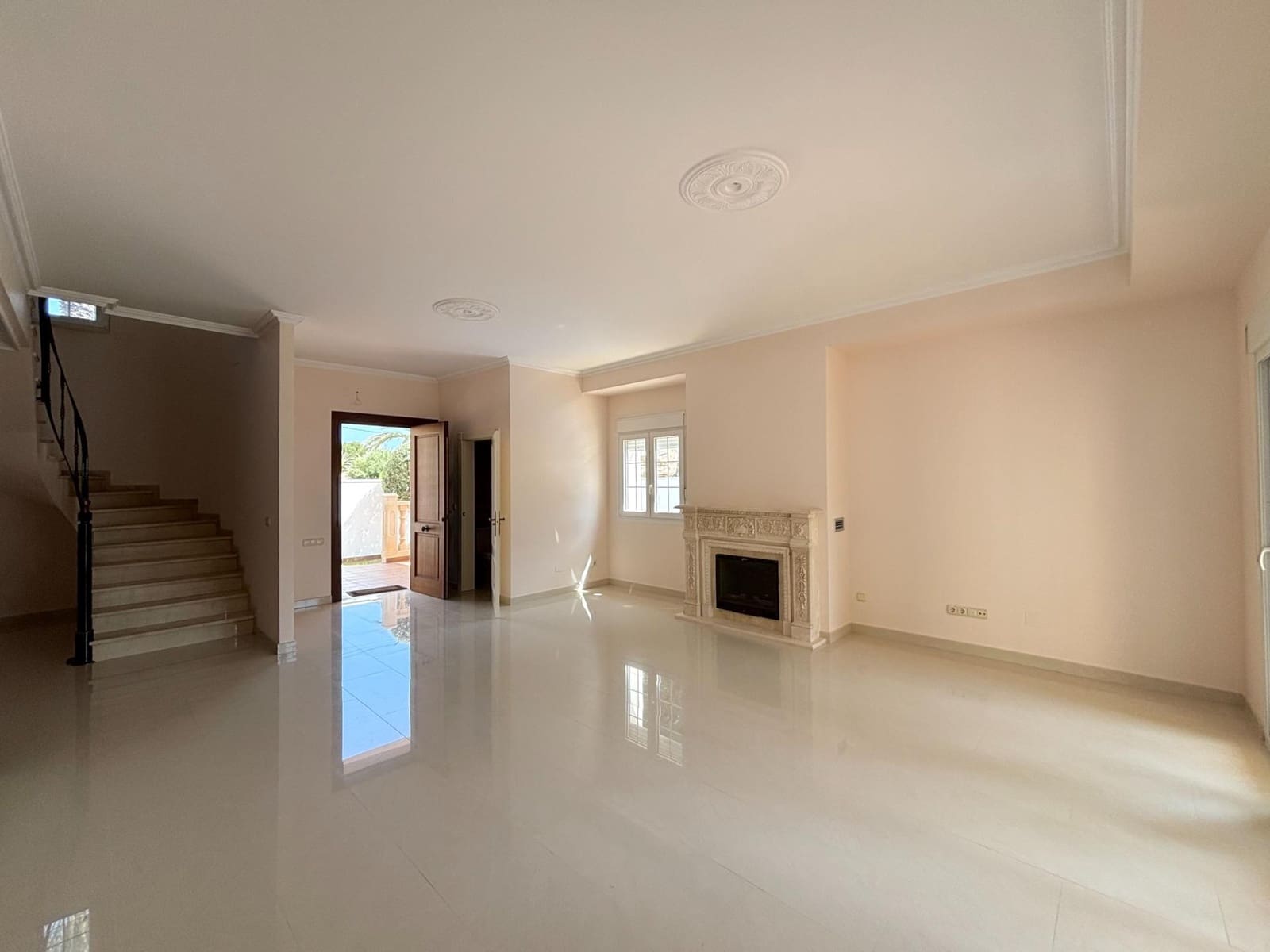 4 bedroom Villa for sale in Cabo Roig with pool - € 910,000 (Ref: 10043380)