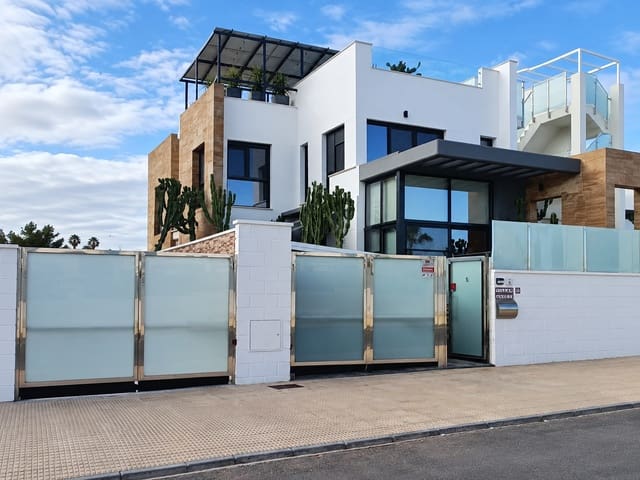 3 bedroom Villa for sale in Cabo Roig, Orihuela with pool garage - € 570,000 (Ref: 10089926)