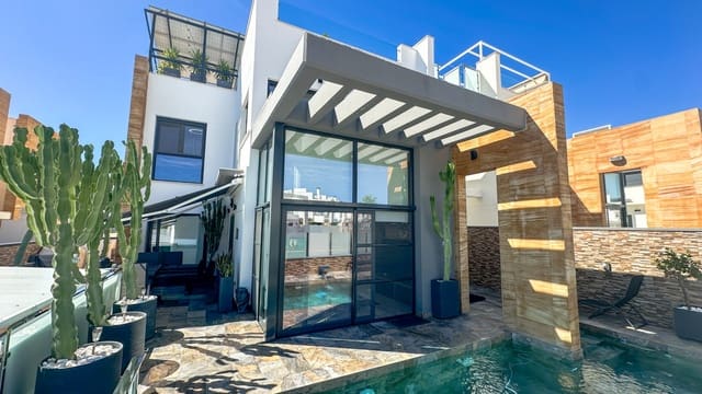 3 bedroom Villa for sale in Cabo Roig, Orihuela with pool garage - € 570,000 (Ref: 10089926)