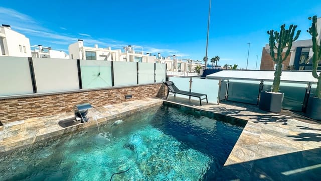 3 bedroom Villa for sale in Cabo Roig, Orihuela with pool garage - € 570,000 (Ref: 10089926)