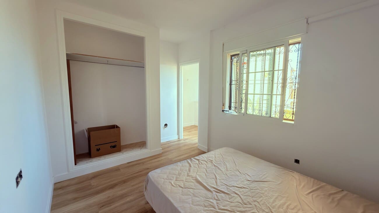 3 bedroom Semi-detached Villa for sale in Villamartin with pool garage - € 235,000 (Ref: 10106476)