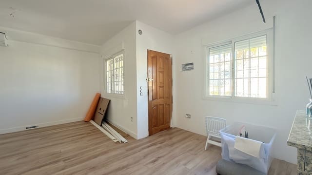 3 bedroom Semi-detached Villa for sale in Villamartin, Orihuela with pool garage - € 235,000 (Ref: 10106476)