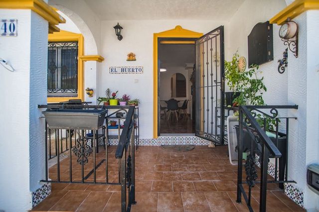 3 slaapkamer Villa te koop in Vistabella, Orihuela met zwembad - € 215.000 (Ref: 10124665)
