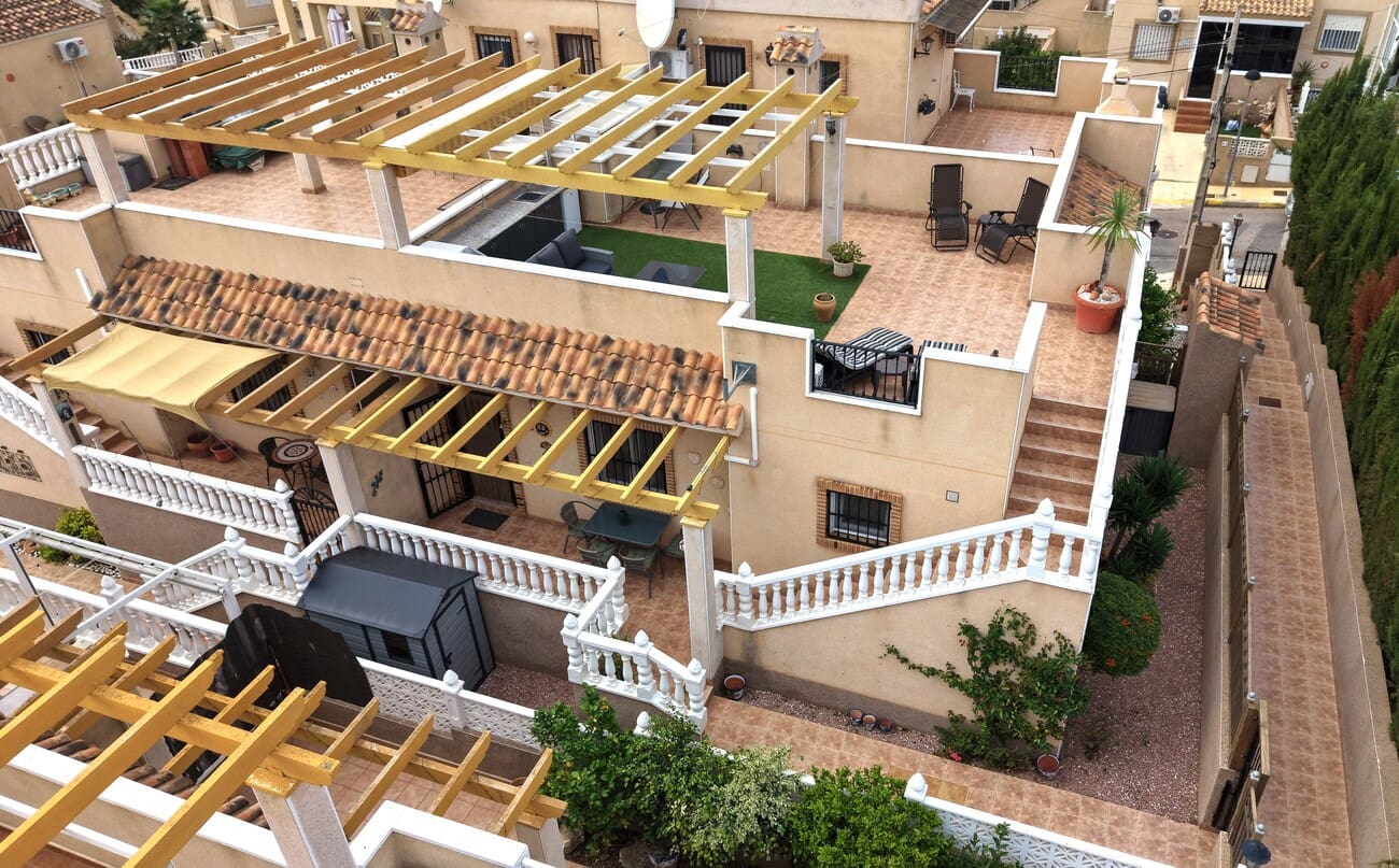2 bedroom Semi-detached Villa for sale in Villamartin - € 175,000 (Ref: 10147944)