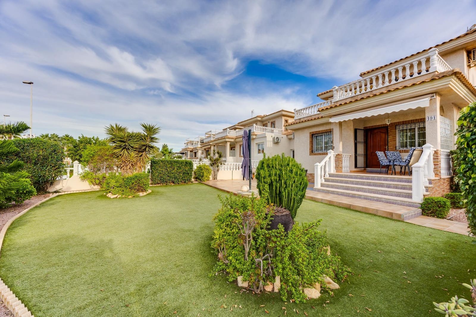 3 soverom Villa til salgs i Orihuela Costa med svømmebasseng garasje - € 365 000 (Ref: 10175275)