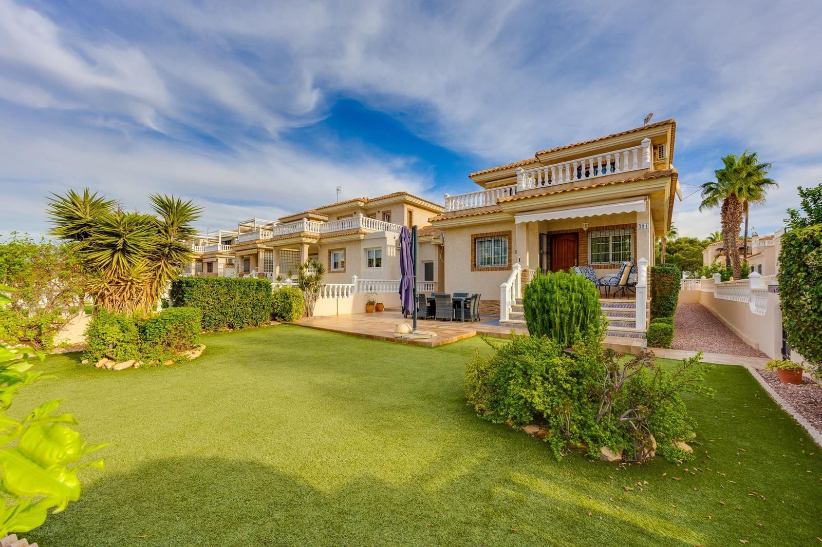 3 soverom Villa til salgs i Orihuela Costa med svømmebasseng garasje - € 365 000 (Ref: 10175275)
