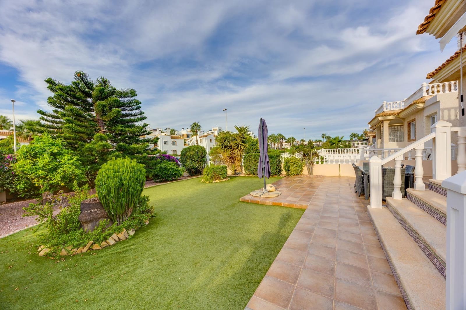 3 soverom Villa til salgs i Orihuela Costa med svømmebasseng garasje - € 365 000 (Ref: 10175275)