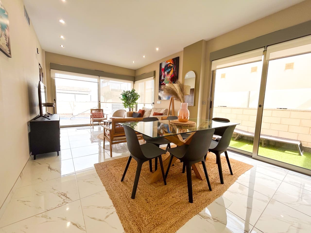 Chalet de 3 habitaciones en Villamartin en venta con piscina garaje - 379.995 € (Ref: 10177209)