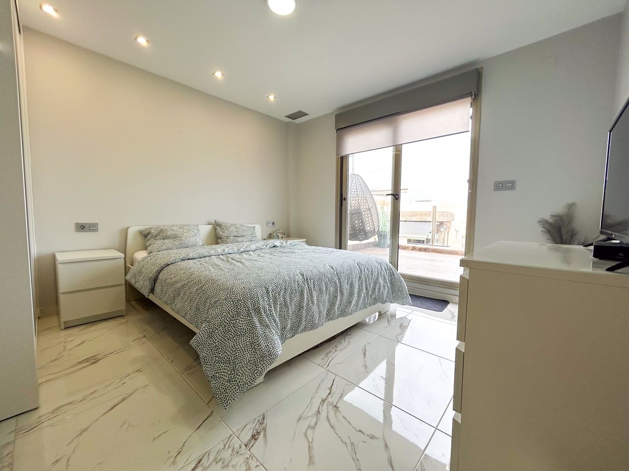 Chalet de 3 habitaciones en Villamartin en venta con piscina garaje - 379.995 € (Ref: 10177209)
