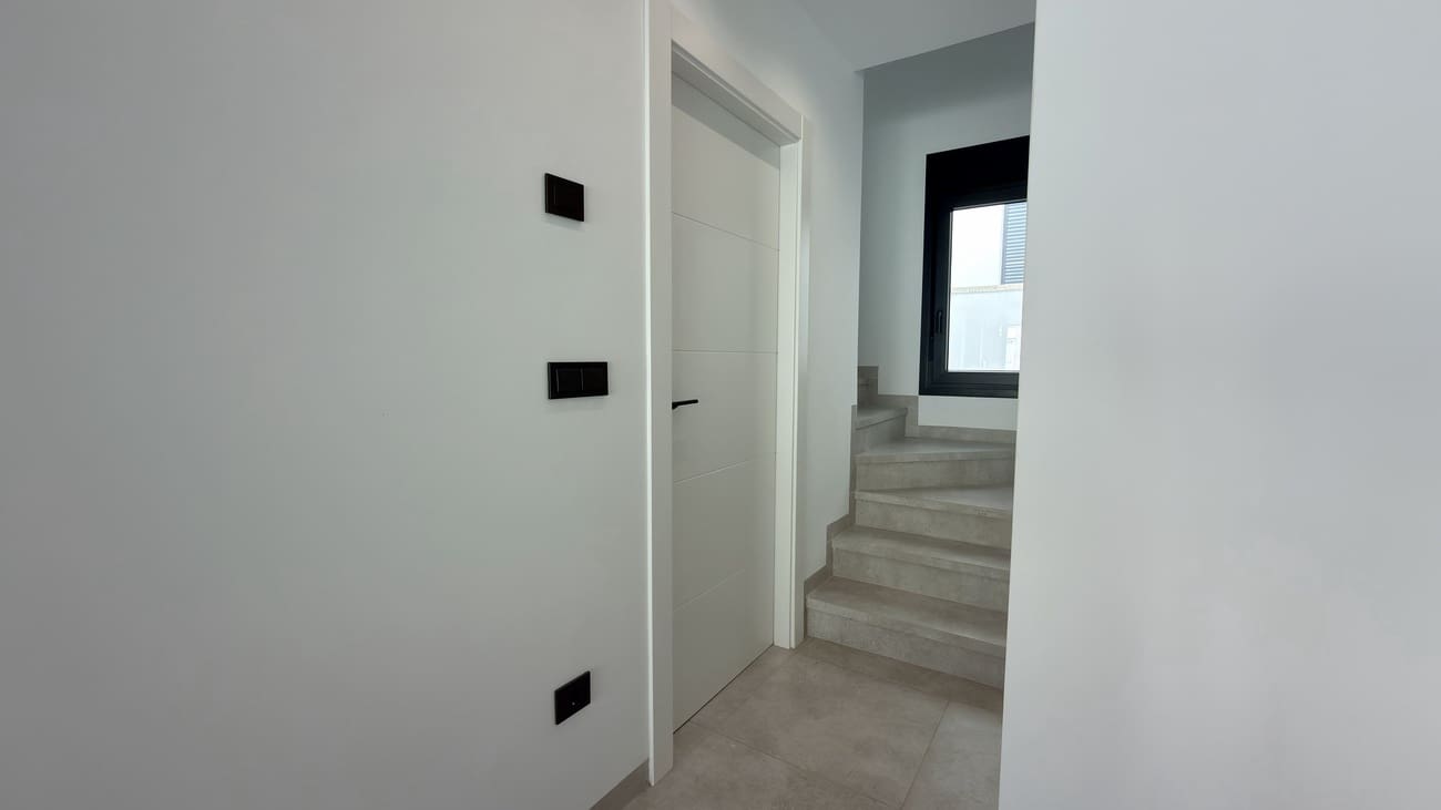 3 soverom Villa til salgs i Filipinas med svømmebasseng garasje - € 450 000 (Ref: 10183880)