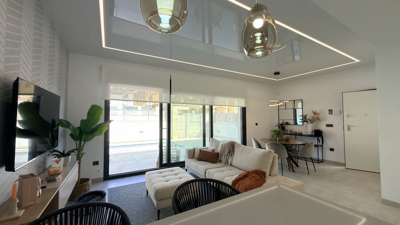 3 soverom Villa til salgs i Filipinas med svømmebasseng garasje - € 450 000 (Ref: 10183880)