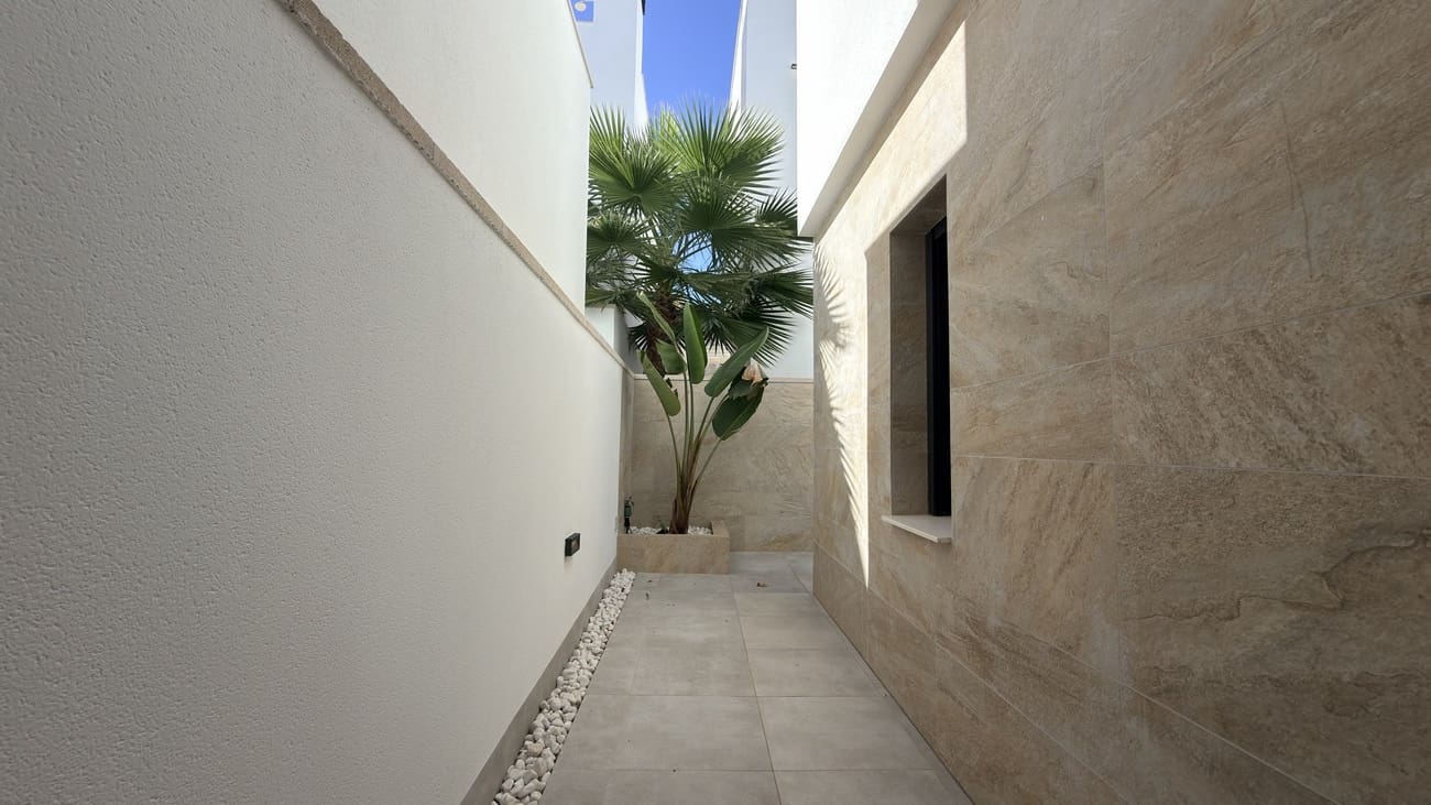 3 soverom Villa til salgs i Filipinas med svømmebasseng garasje - € 450 000 (Ref: 10183880)