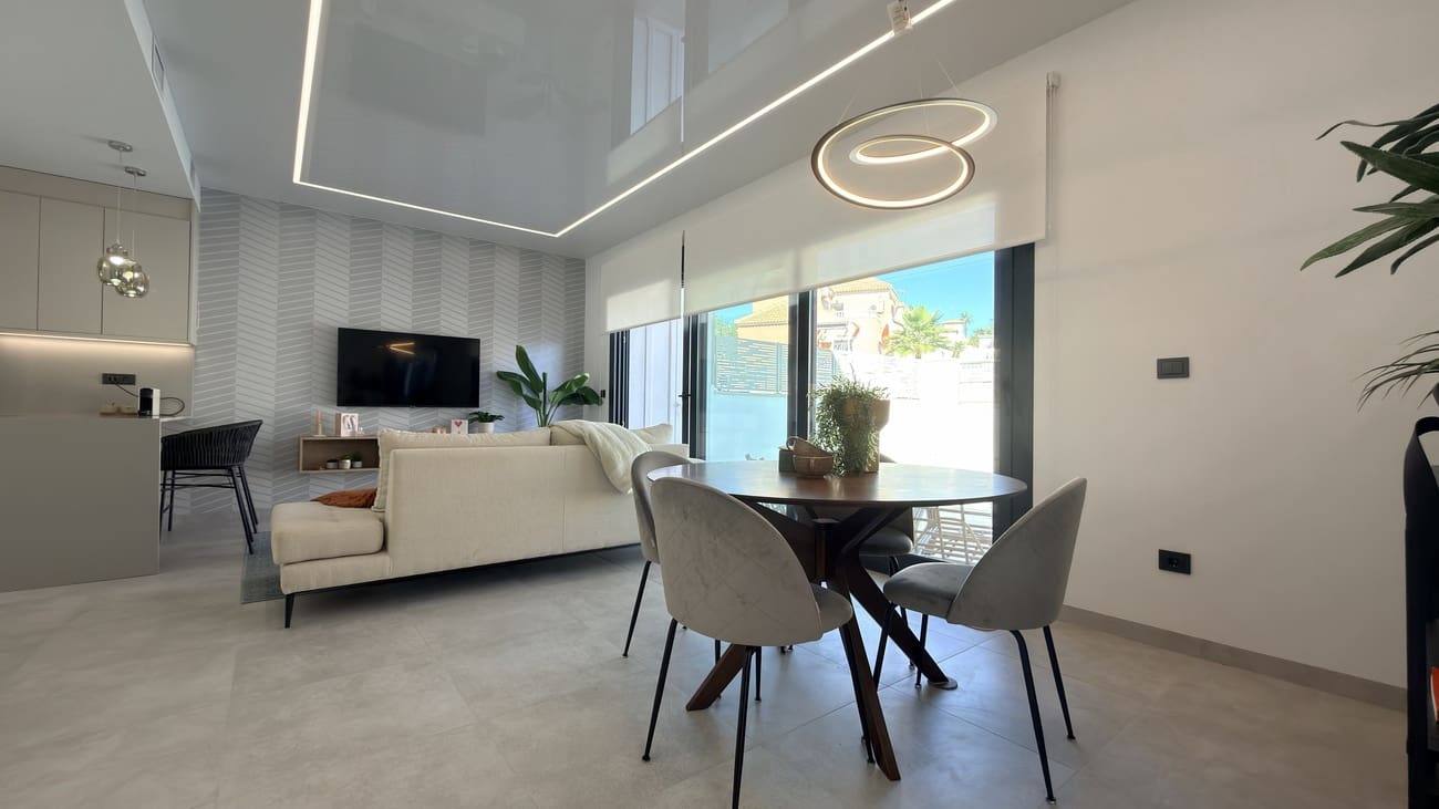 3 soverom Villa til salgs i Filipinas med svømmebasseng garasje - € 450 000 (Ref: 10183880)