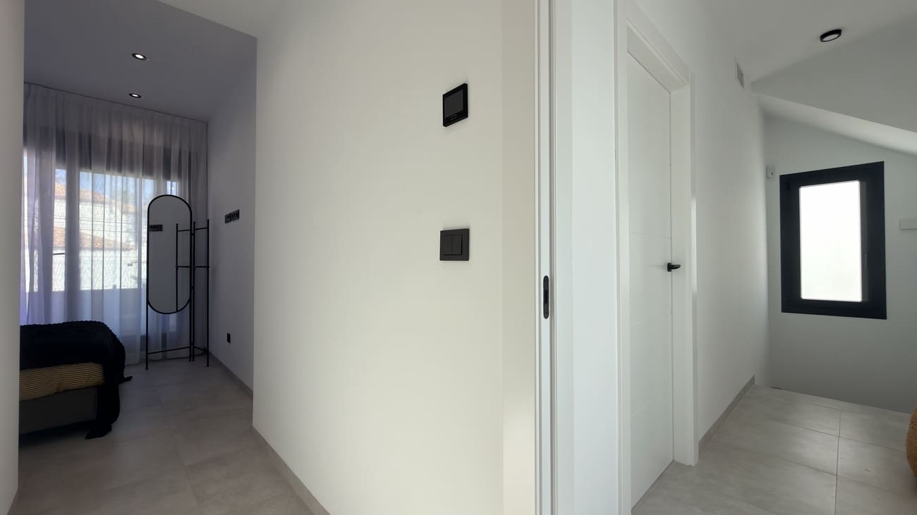 3 soverom Villa til salgs i Filipinas med svømmebasseng garasje - € 450 000 (Ref: 10183880)