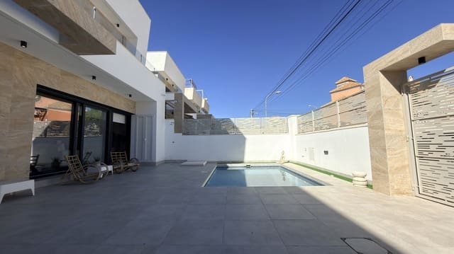 3 slaapkamer Villa te koop in Las Filipinas met zwembad garage - € 450.000 (Ref: 10183880)