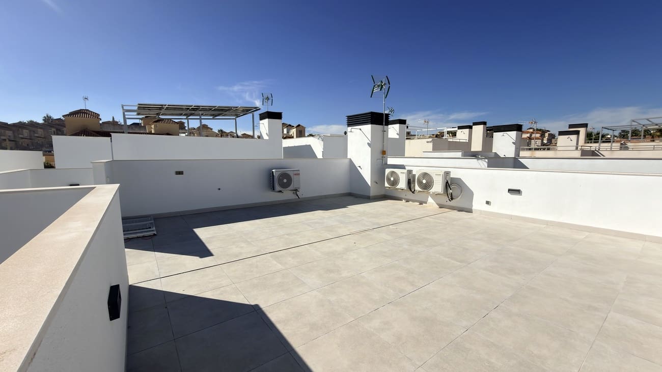 3 soverom Villa til salgs i Filipinas med svømmebasseng garasje - € 450 000 (Ref: 10183880)
