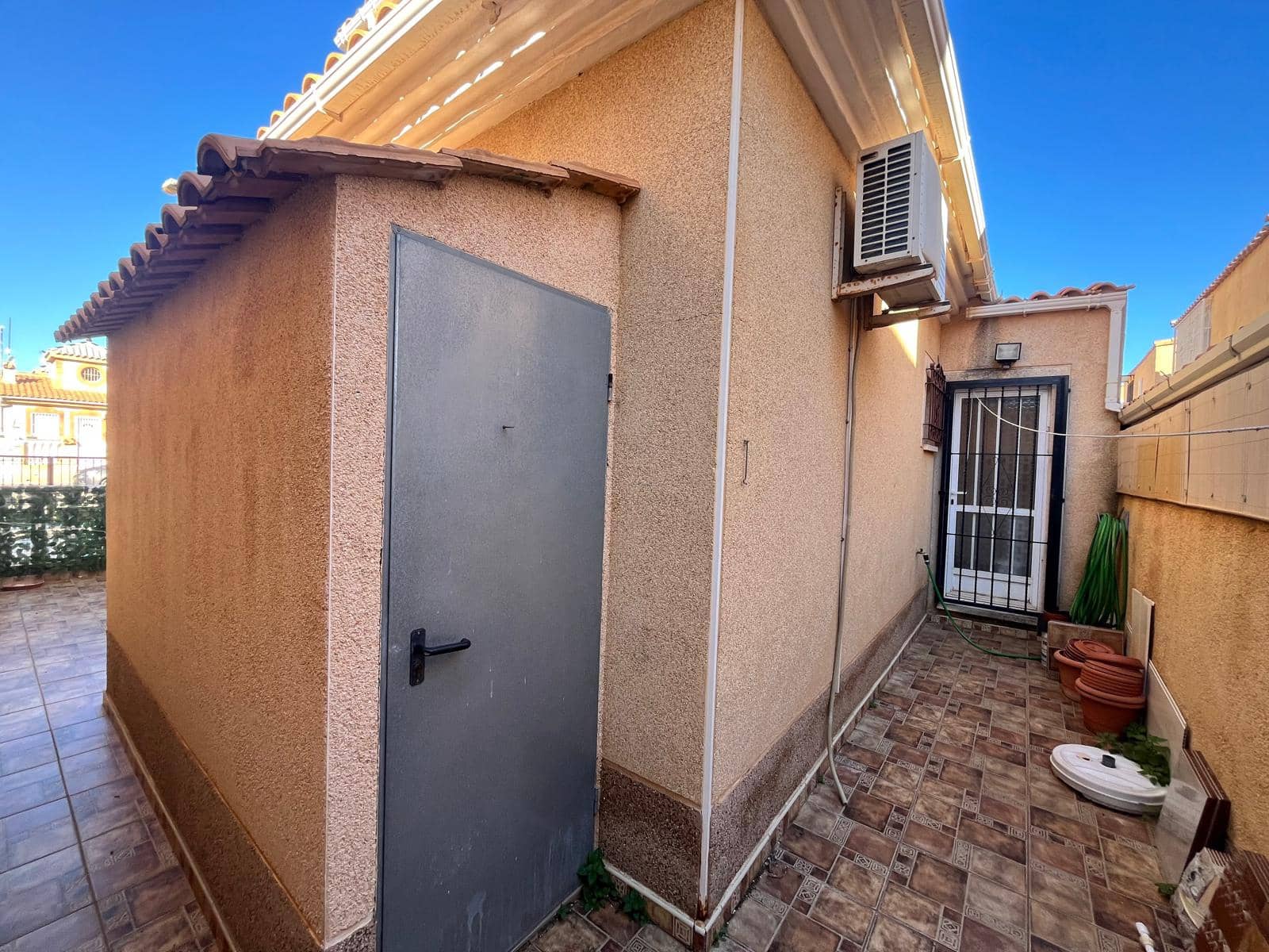 Chalet de 3 habitaciones en Playa Flamenca en venta con piscina garaje - 237.000 € (Ref: 9722250)