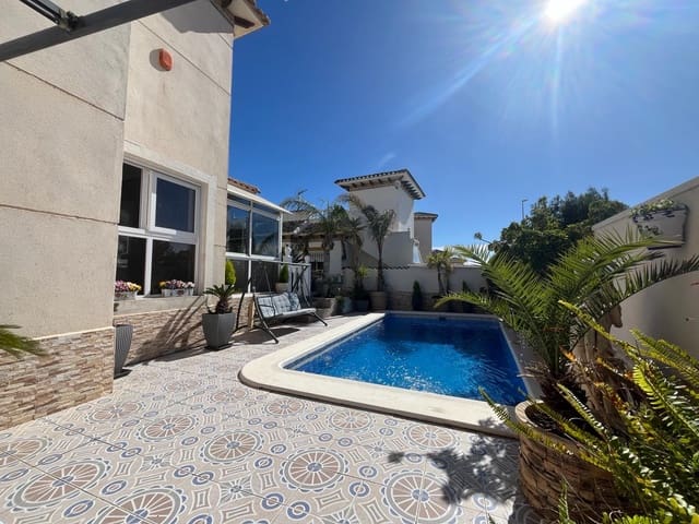 Chalet de 4 habitaciones en Playa Flamenca, Orihuela en venta con piscina garaje - 399.999 € (Ref: 9722254)