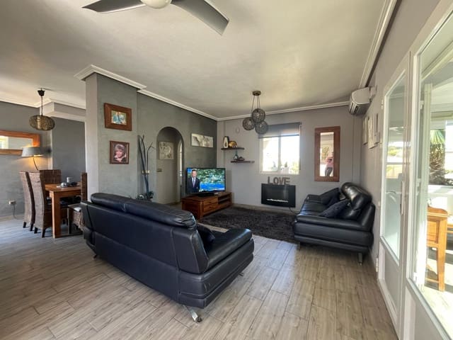 Chalet de 4 habitaciones en Playa Flamenca, Orihuela en venta con piscina garaje - 399.999 € (Ref: 9722254)