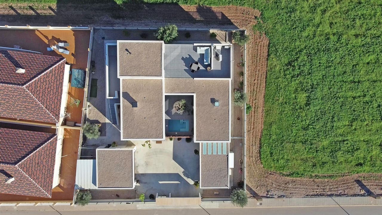 Chalet de 3 habitaciones en Los Alcázares en venta con piscina garaje - 775.000 € (Ref: 9722262)